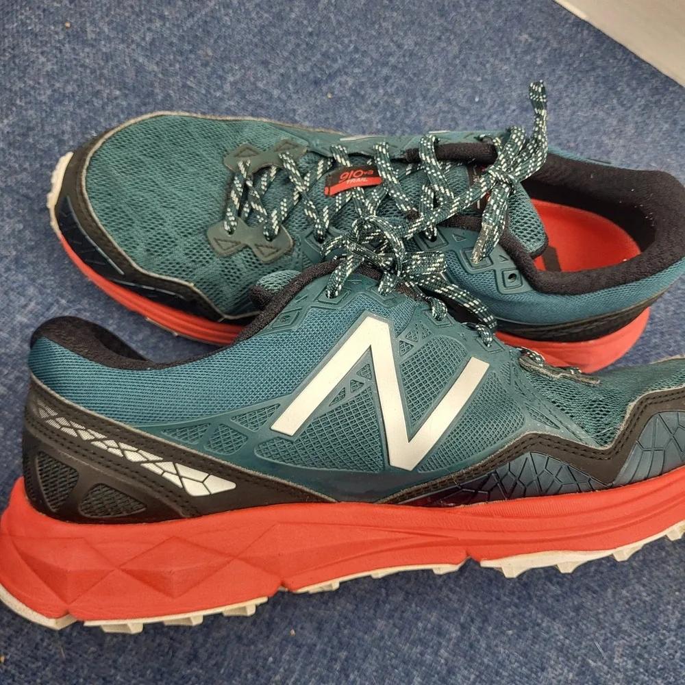 New Balance 910v3 Trail Gore-Tex Men 8 2E Wide Blue Running Shoes Hiking Outdoor
